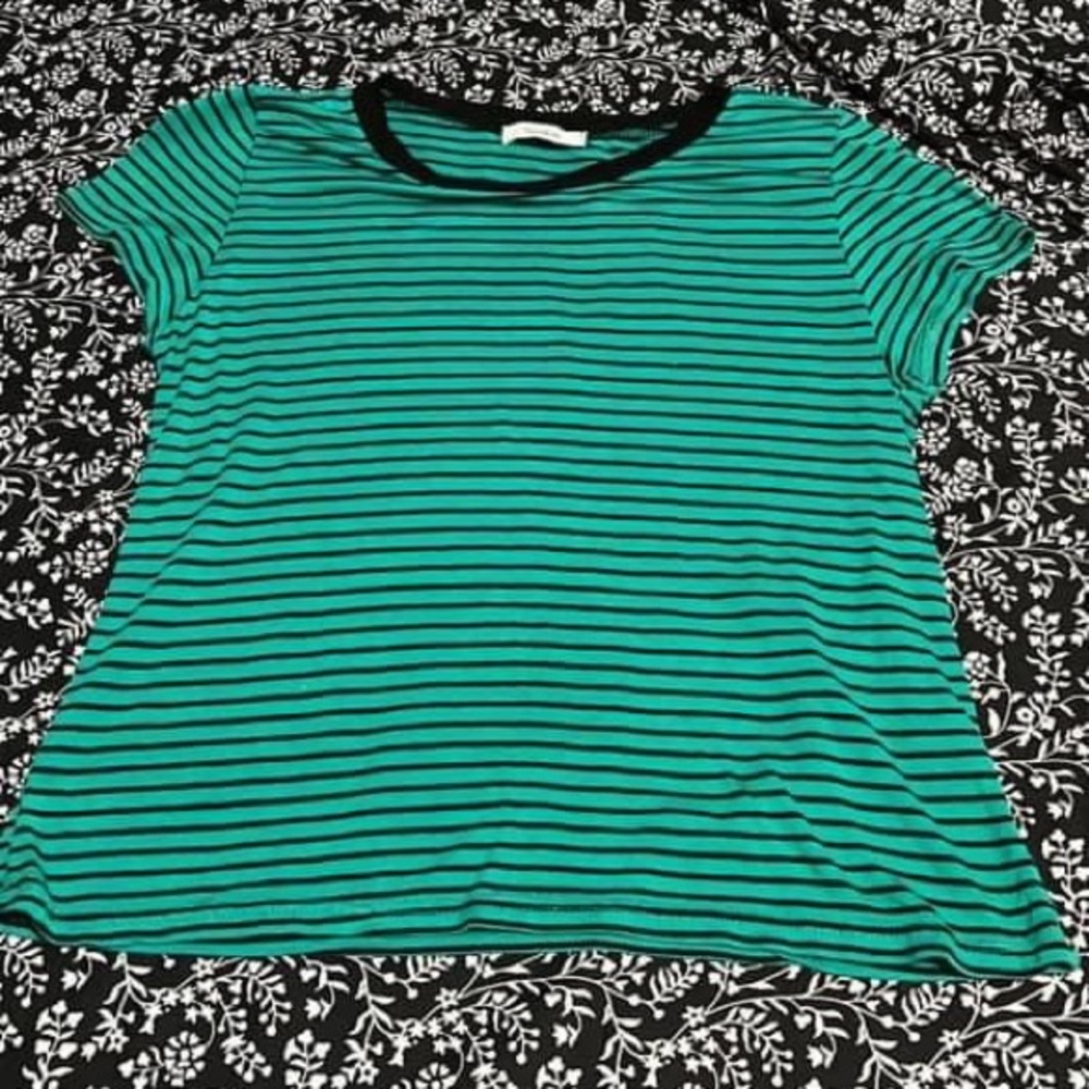 Striped cropped tee